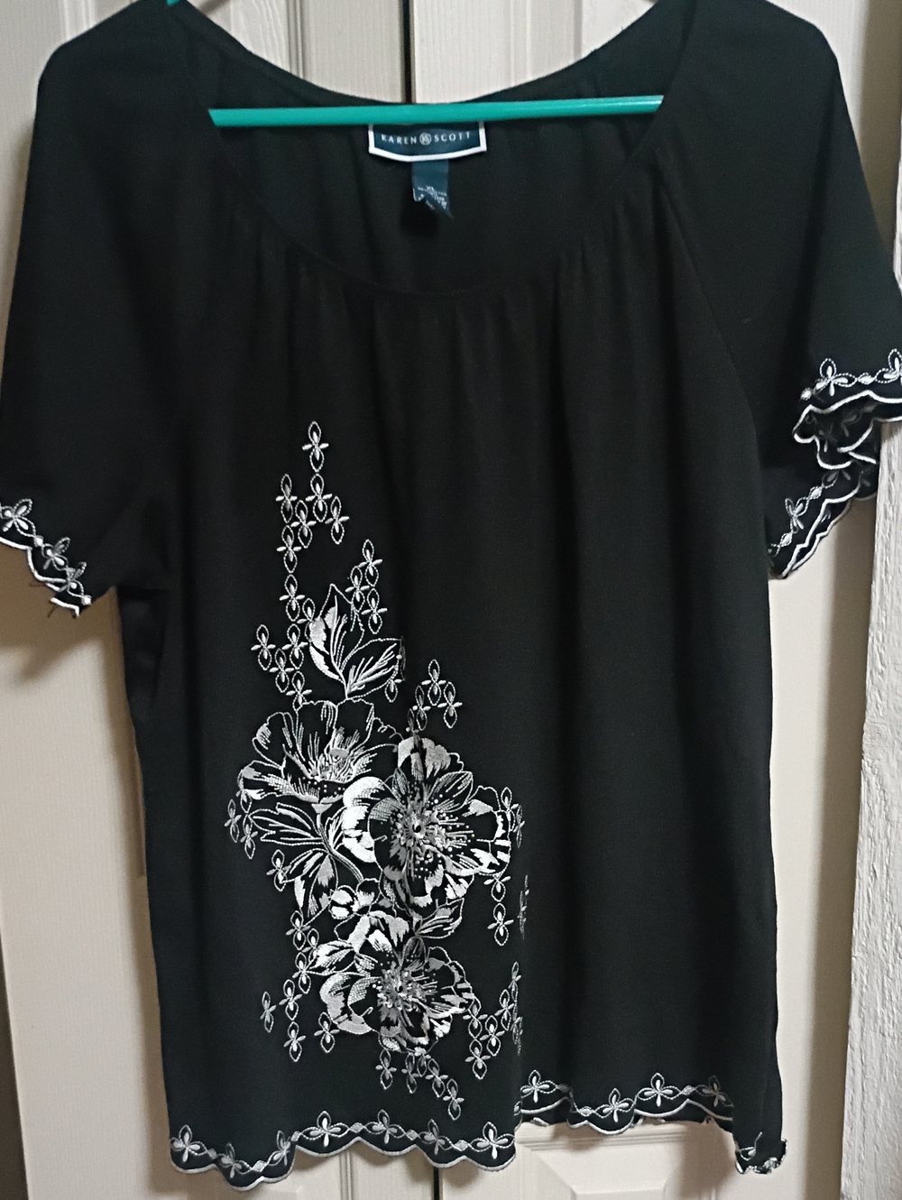 Karen Scott Black Short-Sleeve Top with White Floral Design